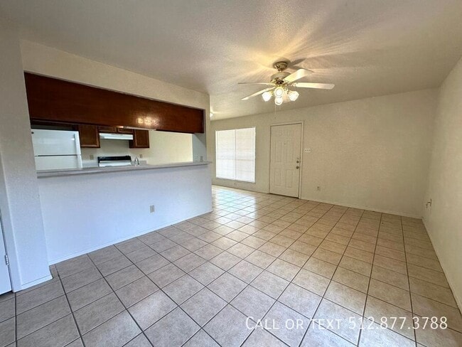 Building Photo - 2203 Creekside Ln