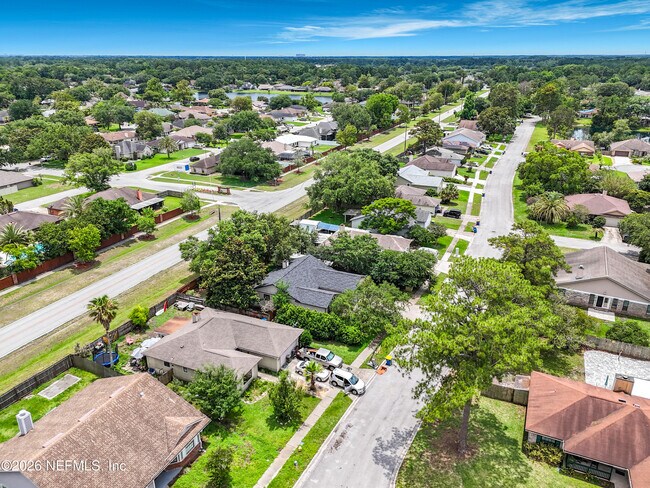 Building Photo - 341 Hickory Hollow Dr N