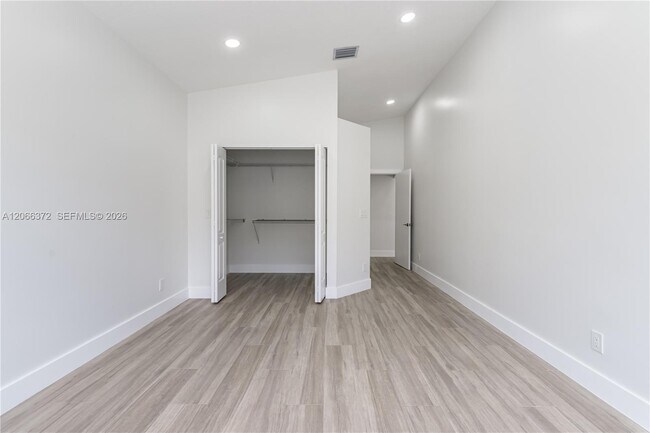 Building Photo - 15130 SW 49th Ct