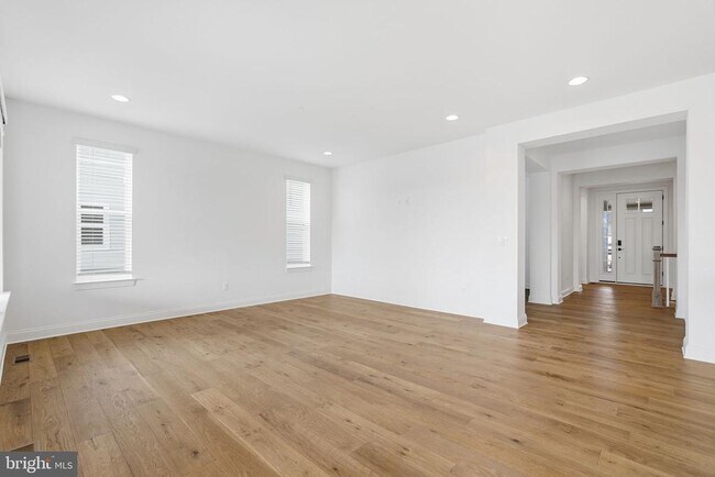Building Photo - 112 BETONY Ct