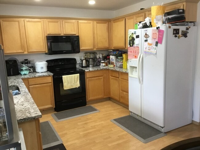 Building Photo - Modern  Conveniences