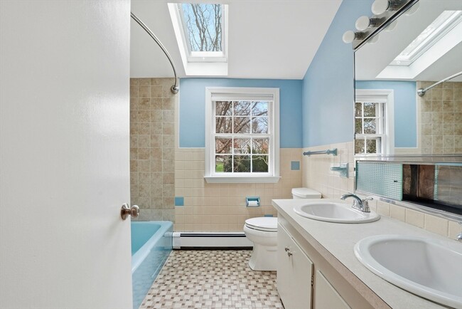 Building Photo - 49 Aberdeen Dr