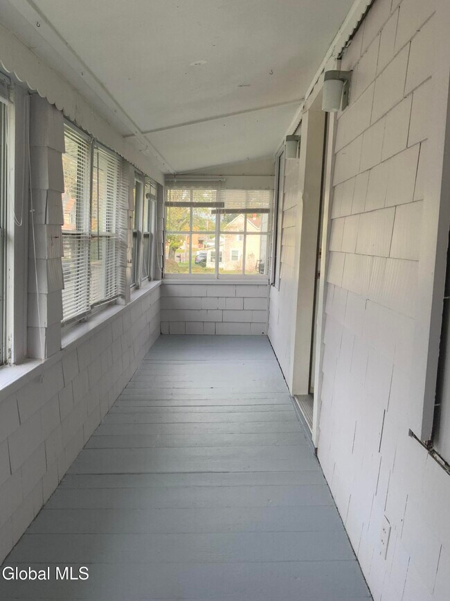 Building Photo - 160 Jackson St