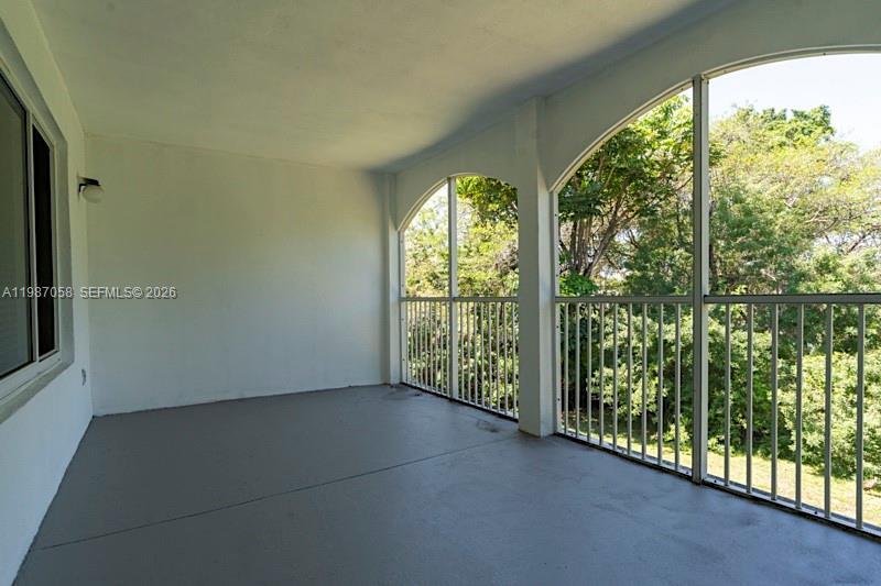 Building Photo - 815 W Boynton Beach Blvd