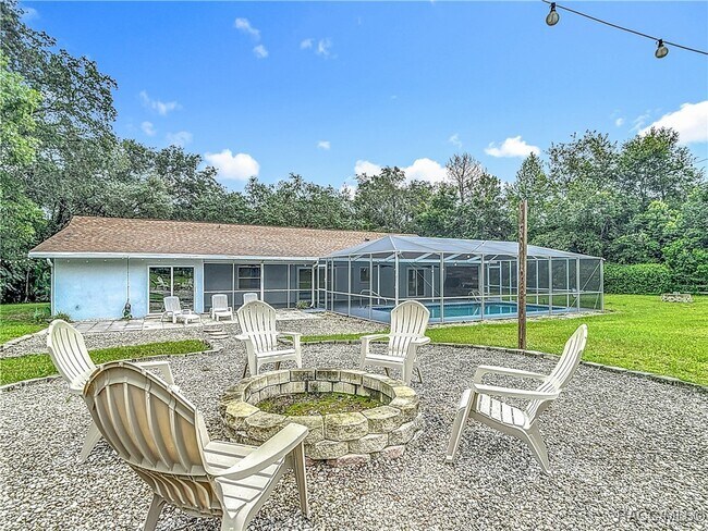 Building Photo - 884 W Massachusetts St