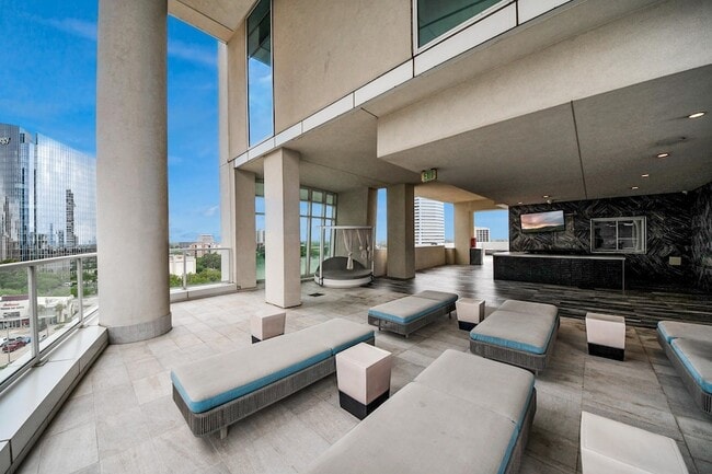 Building Photo - 4521 San Felipe St