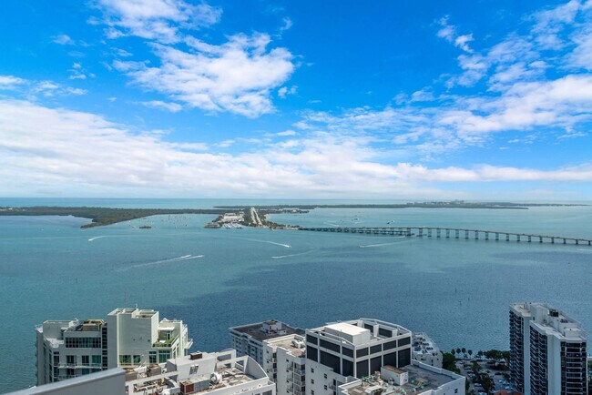 Building Photo - 1395 Brickell Ave