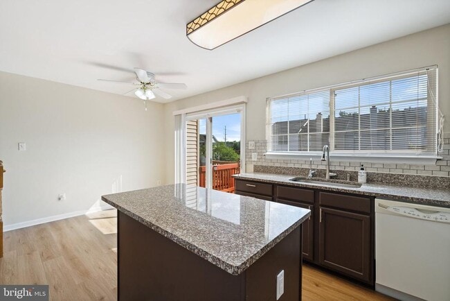 Building Photo - 8220 Ramseur Pl