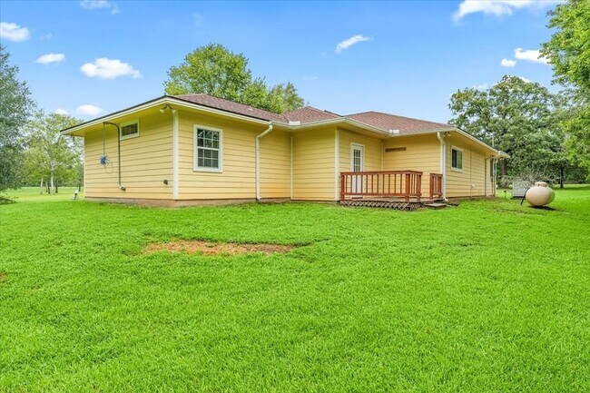 Building Photo - 10 Lowery Ln