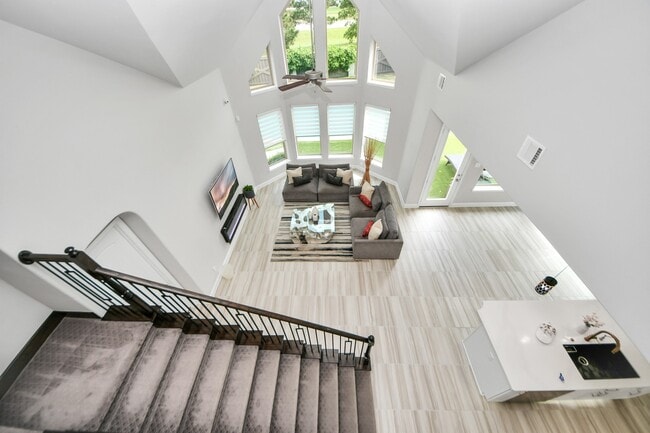 Building Photo - 1110 Honey Rose Ct