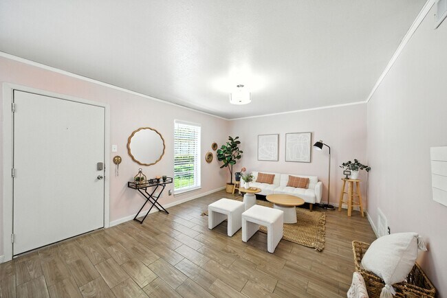Building Photo - 8931 Gaylord Dr
