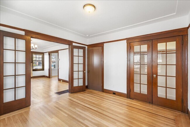 Building Photo - 2134-2138 Clinton Ave