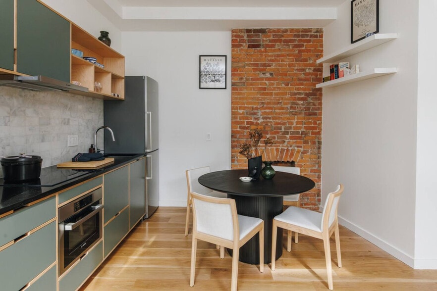 Building Photo - 1508 Pleasant St