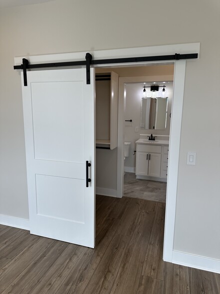 Building Photo - 251 Liam Ln