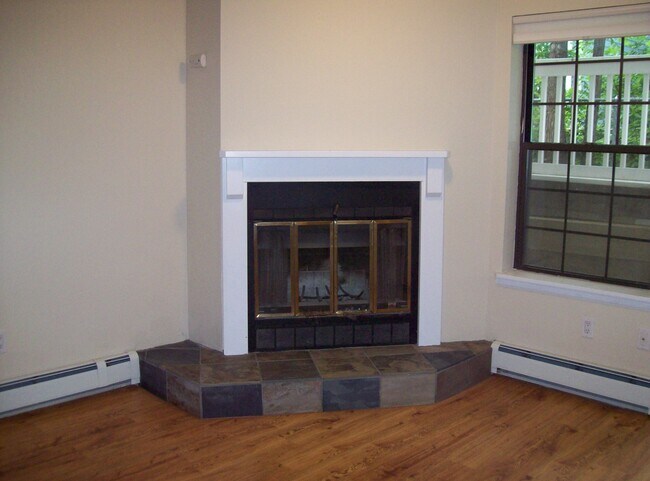 Building Photo - 3069 Broadway St