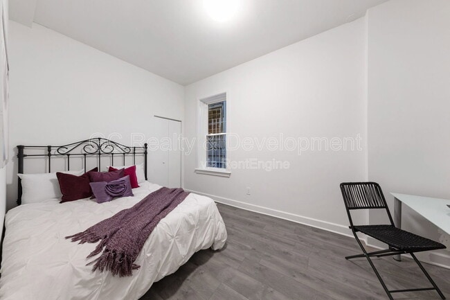 Building Photo - 6401 S Eberhart Ave