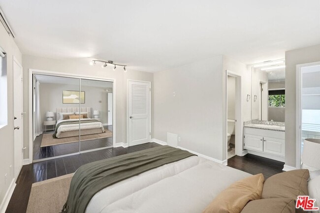 Building Photo - 18065 Coastline Dr