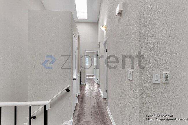 Building Photo - 135 Southwind Dr