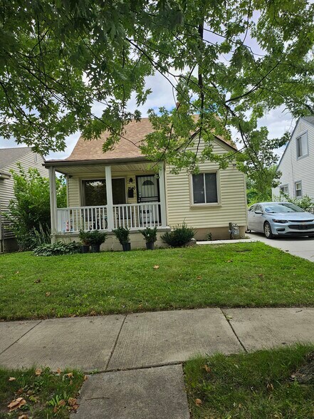 Primary Photo - 7540 Archdale St