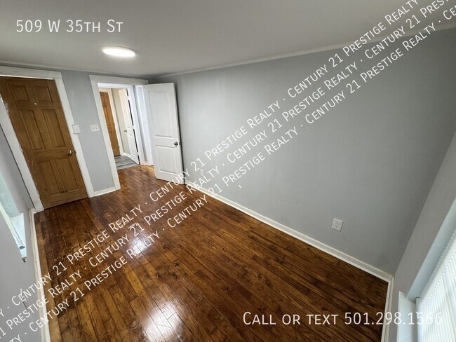 Building Photo - 509 W 35th St