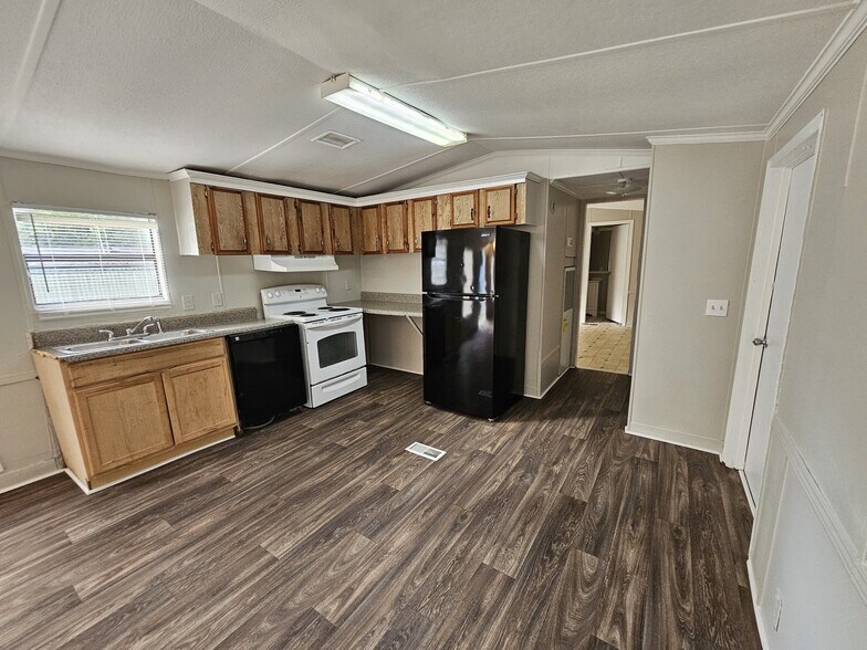Building Photo - 146 Duncanwood Dr