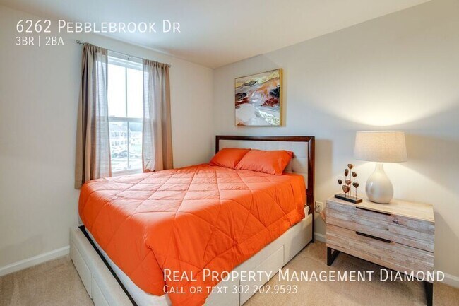 Building Photo - 6262 Pebblebrook Dr