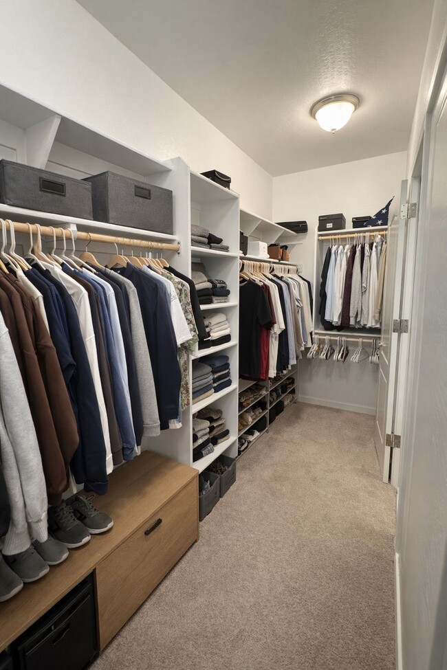 Building Photo - 5826 N 194th Ln