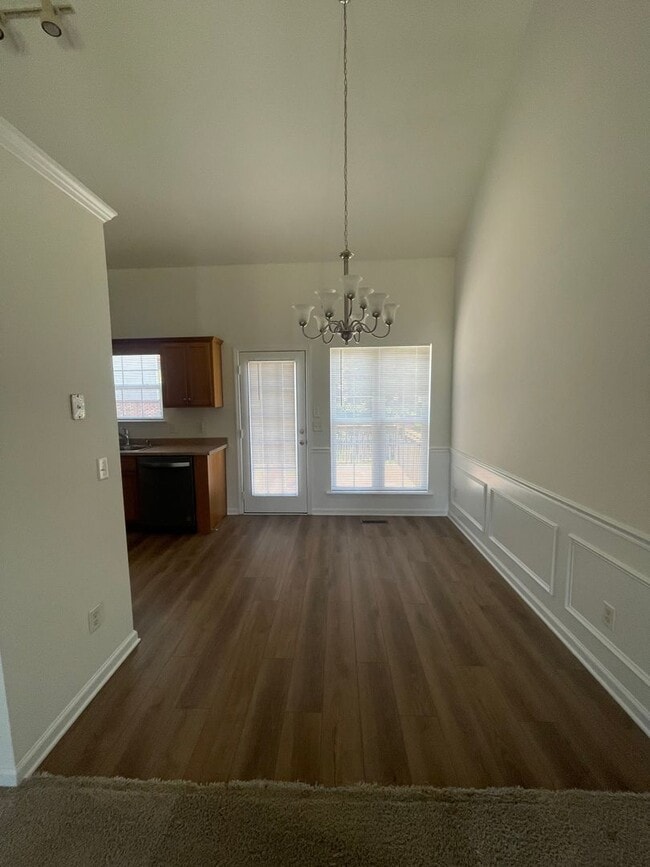 Building Photo - 520 Hatch Trail