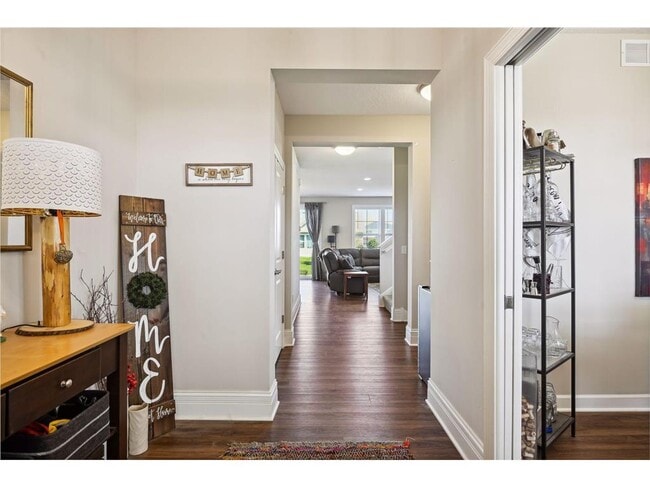 Building Photo - 6303 Jensen Ave S