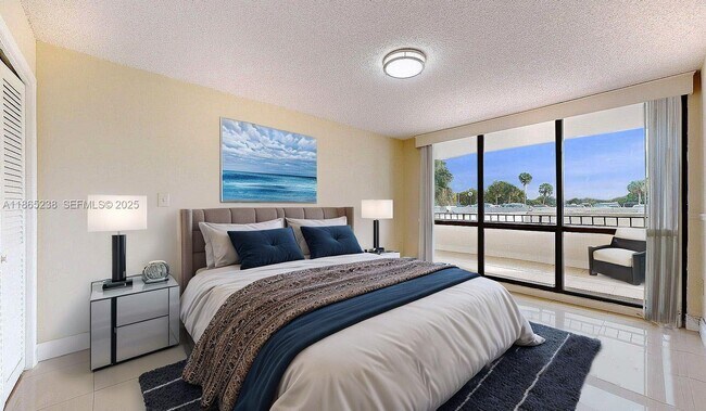 Building Photo - 13953 Kendale Lakes Cir