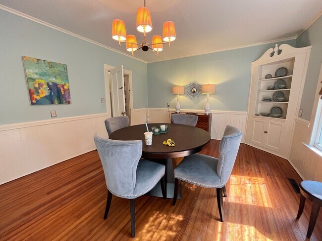 Building Photo - Beautiful East Rock Single Family House