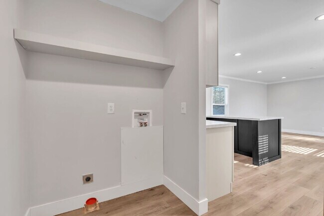 Building Photo - Spacious 2BR, 2BA home on 1.5 acres with Extra Storage - $1650/mo rent***