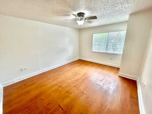 Building Photo - 4314 NW 9th Ave