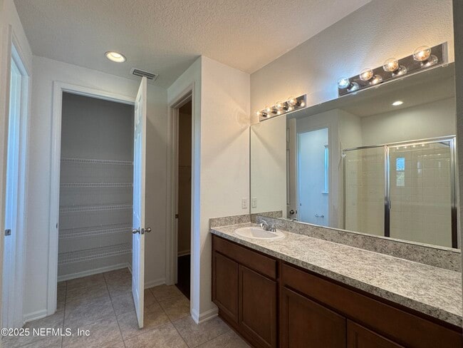 Building Photo - 2904 Laurel Springs Dr