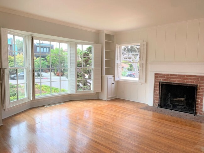 Building Photo - La Jolla - 2 BR / 1 BA Cottage at the Cove...