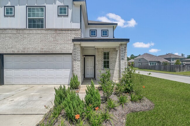 Building Photo - 2237 Raider Dr