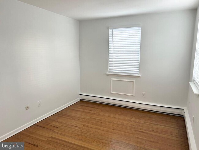 Building Photo - 1223 Drexel Ave