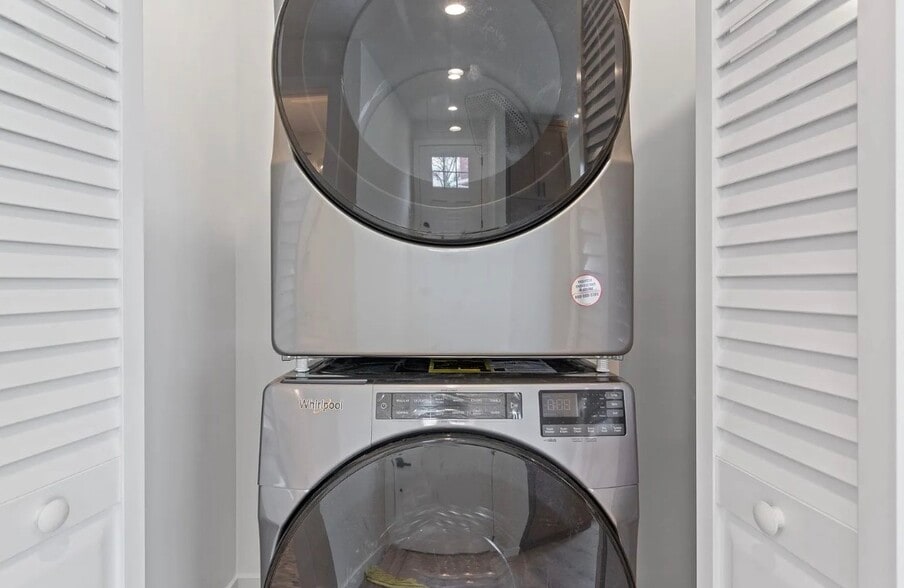 Building Photo - 6319 Camellia Ave