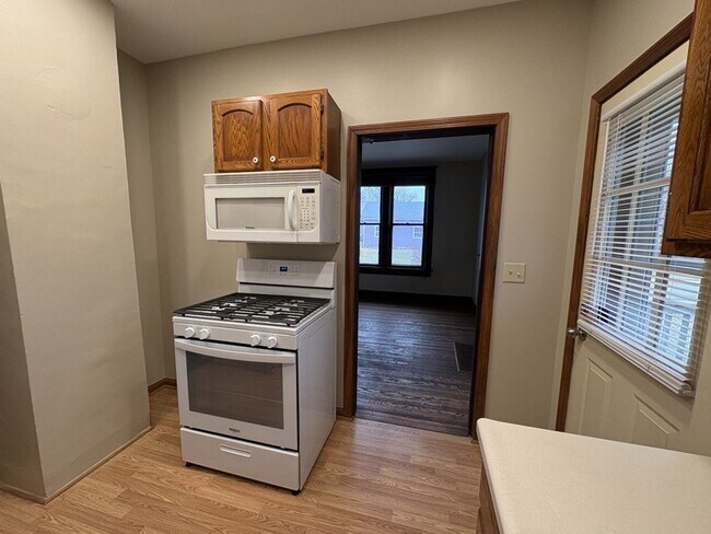 Building Photo - 3-Bedroom House on Corner Lot