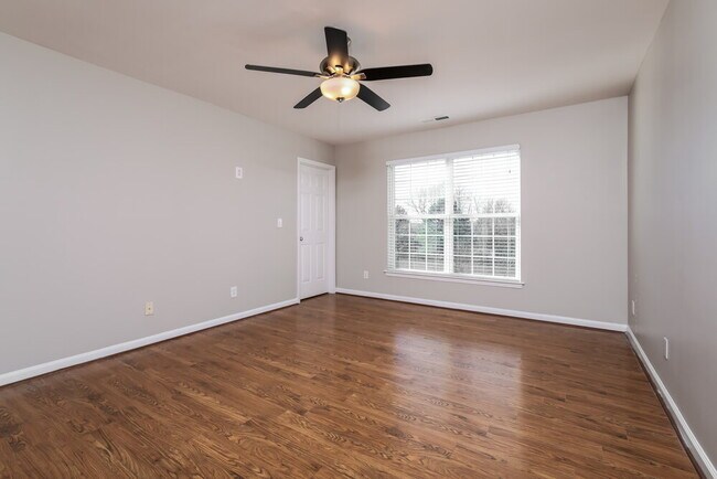 Building Photo - 721 Champion St