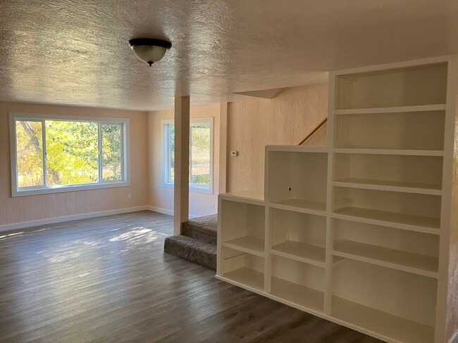 Building Photo - 41 Gulch Ln