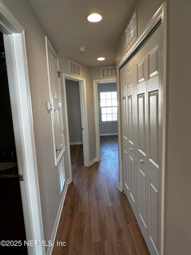 Building Photo - 7010 Butterfly Ct