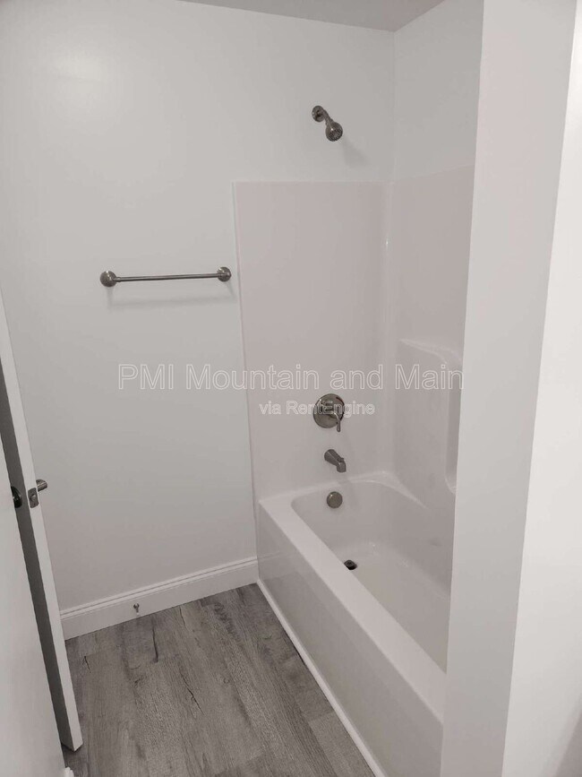 Building Photo - 177 Quinn Hill Ln