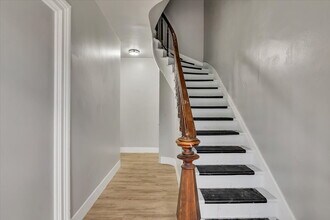 Building Photo - "Spacious 3-Bedroom Gem at 57 1/2 Saratoga...