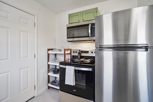 Building Photo - 2412 SW Mission Ave