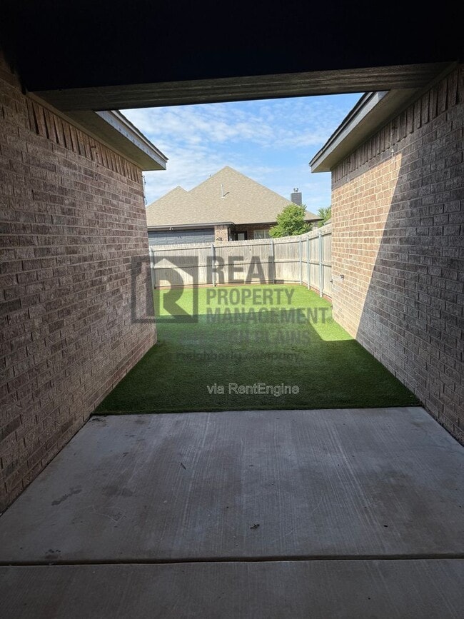 Building Photo - 7620 Legacy Pkwy