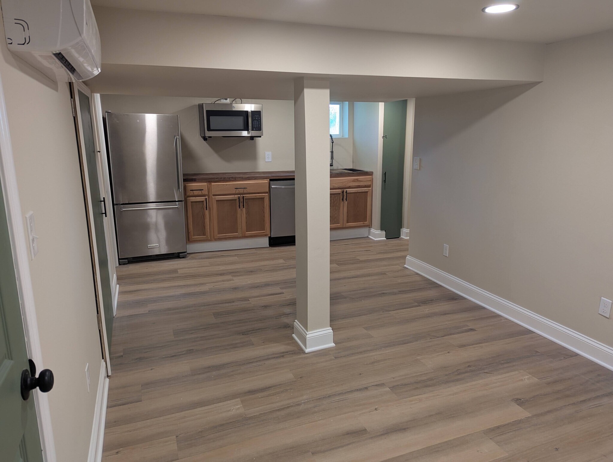 Living Room - 6504 Hansford St