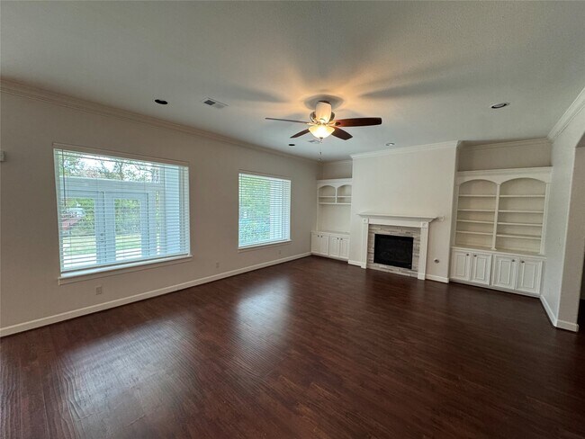 Building Photo - 107 Island Blvd