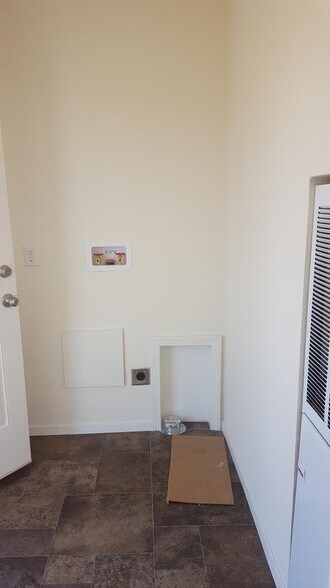 Building Photo - 267 Copper Crest Dr