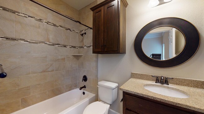 Building Photo - Craftsman-style Alamo Heights home with fe...